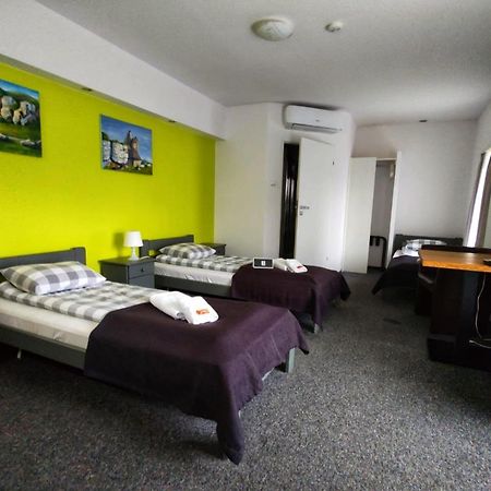 Rj Hotel Pabianice Dış mekan fotoğraf