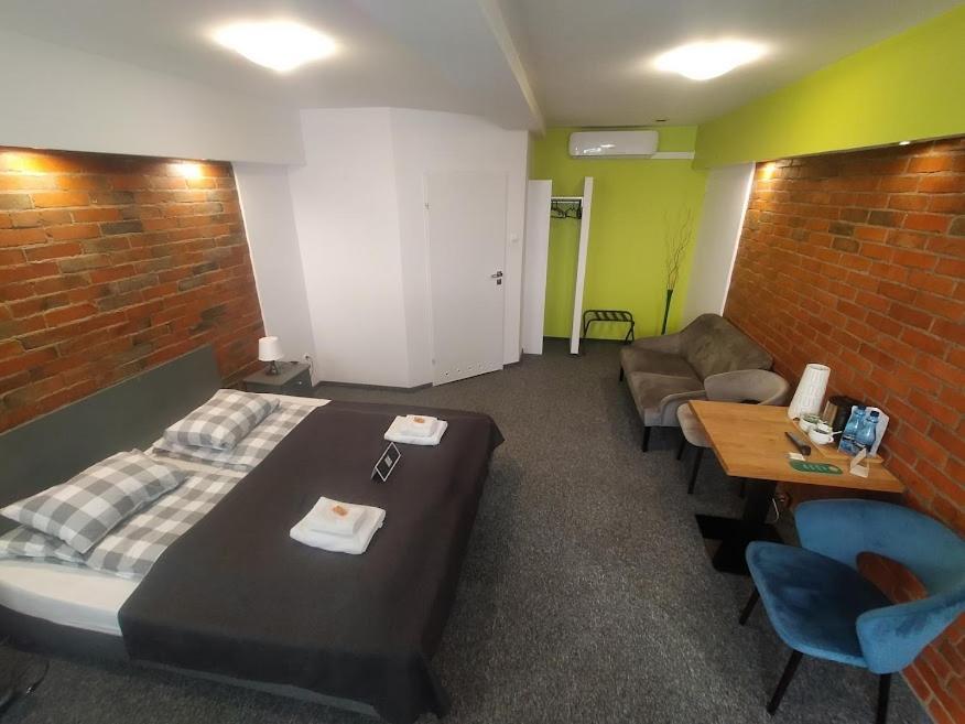 Rj Hotel Pabianice Dış mekan fotoğraf