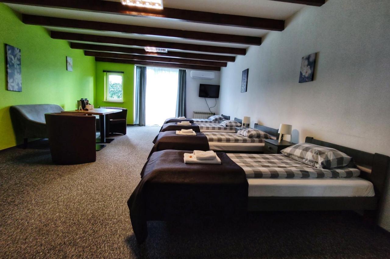 Rj Hotel Pabianice Dış mekan fotoğraf